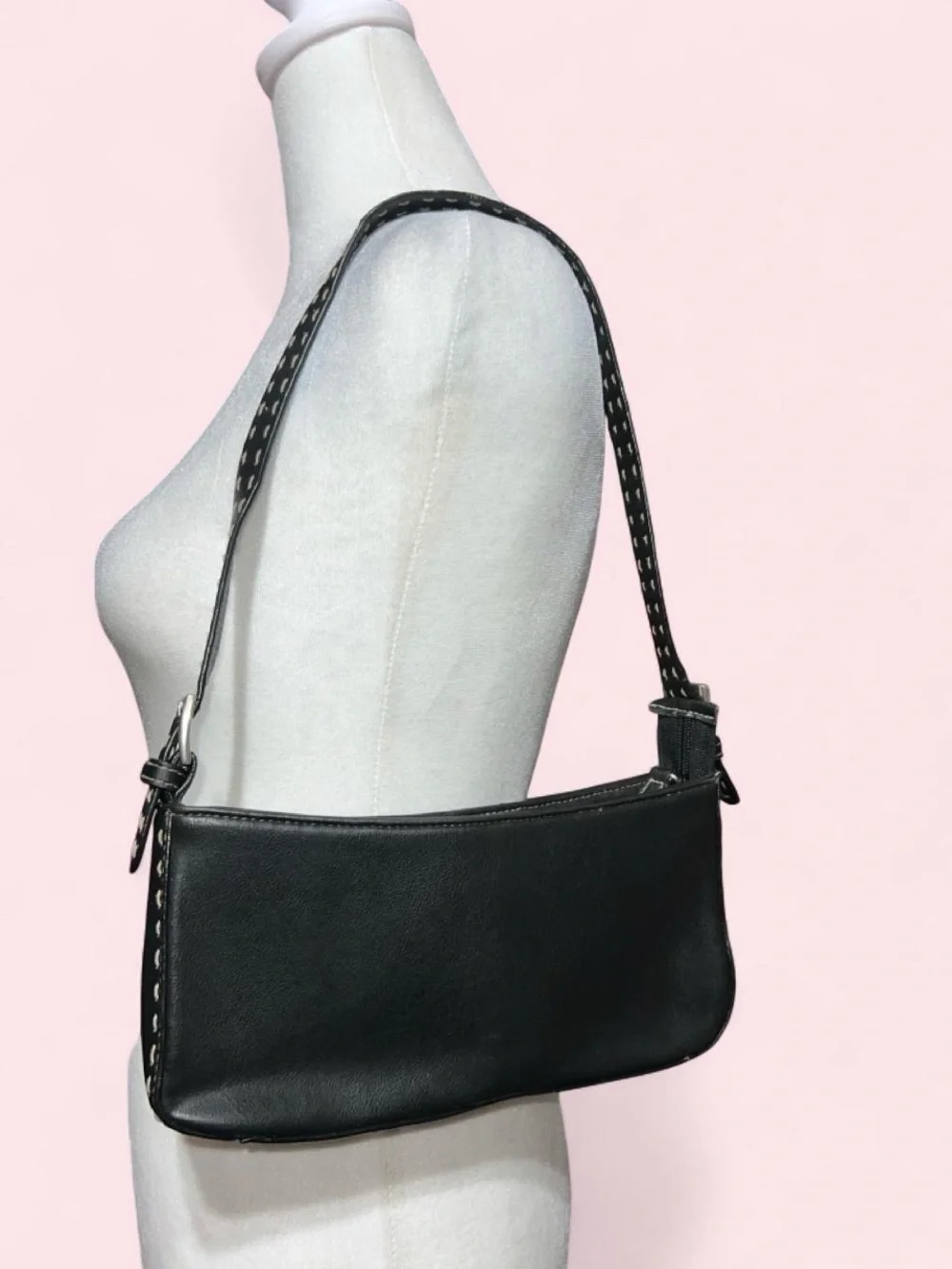 Classic Black Shoulder Bag with Contrast Stitching